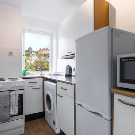 ☆ Bright, 2 Bedroom West End ☆ Dundee