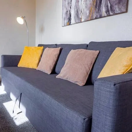 ☆ Bright, 2 Bedroom West End ☆ Dundee