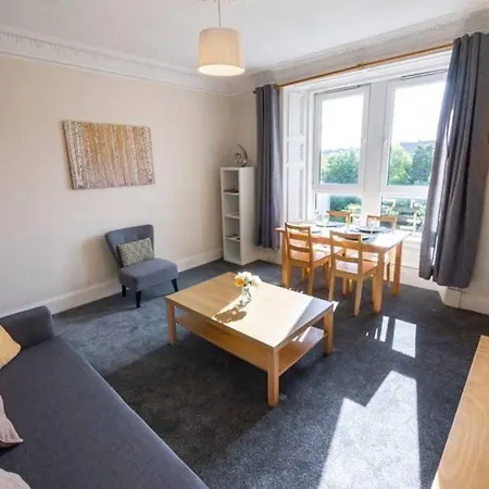 Apartamento ☆ Bright, 2 Bedroom West End ☆ Dundee