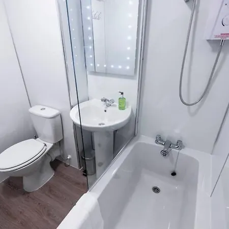 ☆ Bright, 2 Bedroom West End ☆ Apartamento