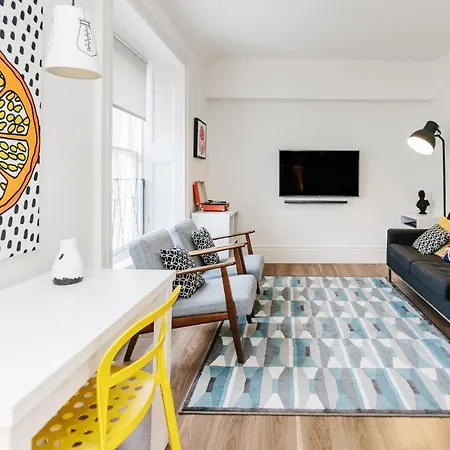 Urban Quarters Aparthotel 4*