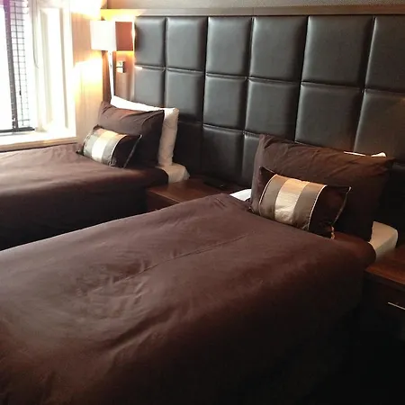Hotel The 2*