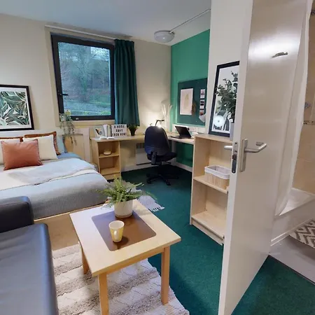Stylish Private Bedroom At Parker House In Centre Albergue