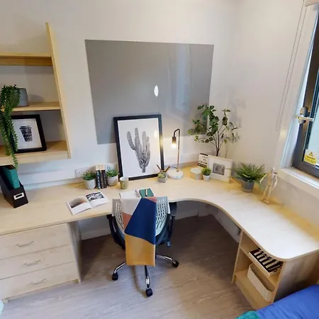 Stylish Private Bedroom At Parker House In Centre Dundee