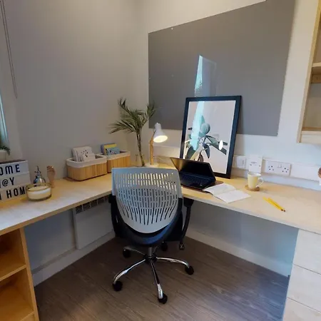 Stylish Private Bedroom At Parker House In Centre Dundee