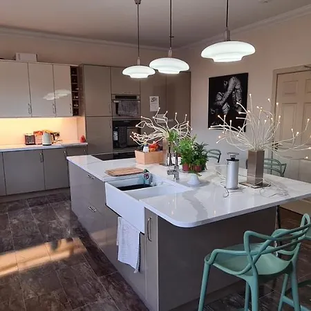 Acomodação com café da manhã  11 Somerville Place East *