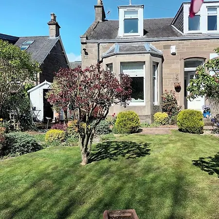 4 Bedroom / 2 Bathroom House In Desirable Area.
