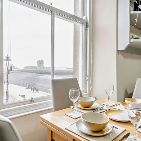 2 Bed In Broughty Ferry 94108 Dundee