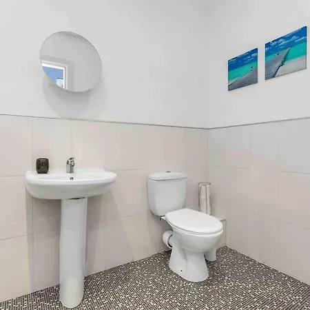 Seagate Heights Large, Stylish, Centre Flat * Dundee