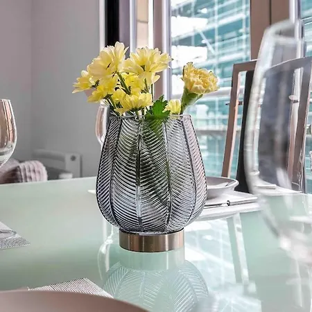 Seagate Heights Large, Stylish, Centre Flat *