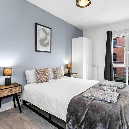 Seagate Heights Large, Stylish, Centre Flat