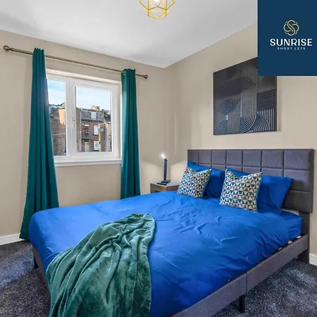 L1 - Large 4 Bedroom House With 6 Beds And 3 Bathrooms, Tvs In Each Room, Free Parking, Fully Equipped, Local Amenities, Easy Ring Road Access, Special Rates, Invoice And Reduced Price Only Via Sunrise Short Lets