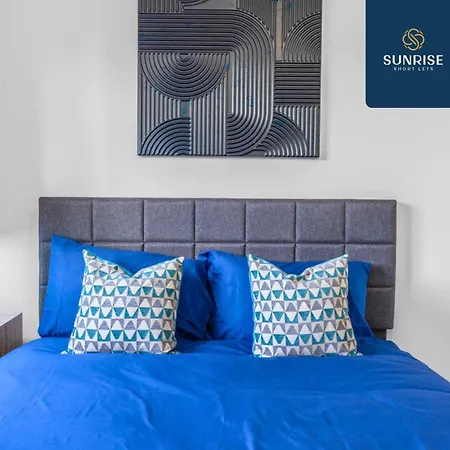 L1 - Large 4 Bedroom House With 6 Beds And 3 Bathrooms, Tvs In Each Room, Free Parking, Fully Equipped, Local Amenities, Easy Ring Road Access, Special Rates, Invoice And Reduced Price Only Via Sunrise Short Lets Villa Dundee