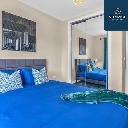 L1 - Large 4 Bedroom House With 6 Beds And 3 Bathrooms, Tvs In Each Room, Free Parking, Fully Equipped, Local Amenities, Easy Ring Road Access, Special Rates, Invoice And Reduced Price Only Via Sunrise Short Lets