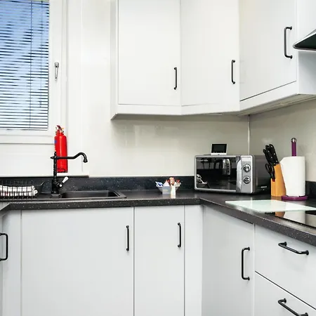 Serviced Apartments: Modern 2-bedroom Family Apartamento Dundee