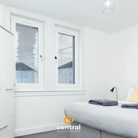 Serviced Apartments: Modern 2-bedroom Family Apartamento