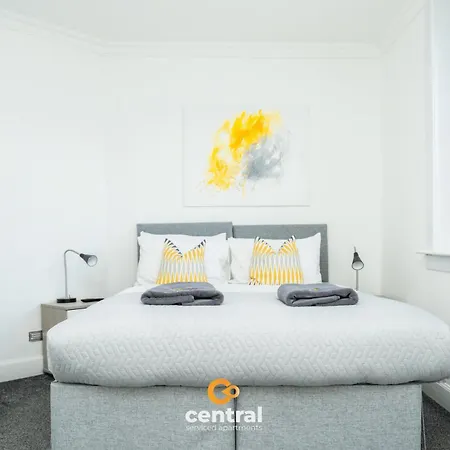 Serviced Apartments: Modern 2-bedroom Family *
