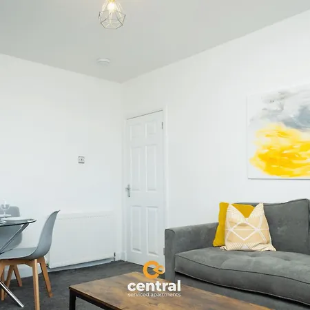 Serviced Apartments: Modern 2-bedroom Family Apartamento