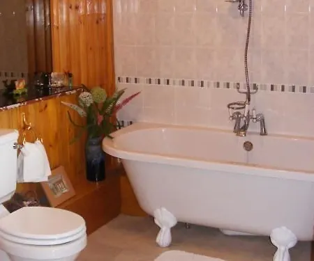 Ashley House Bed & Breakfast