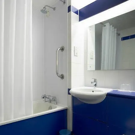 Ibis Budget Camperdown Hotel 2*
