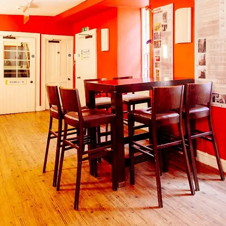 Backpackers * Dundee