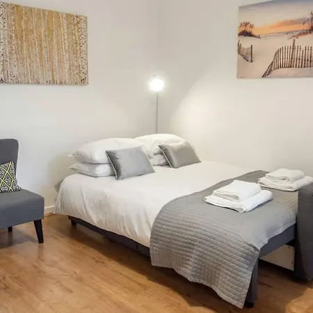 Apartamento ☆ Quiet Ground Floor Near ☆