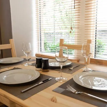 ☆ Quiet Ground Floor Near ☆ Apartamento