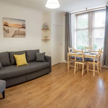 ☆ Quiet Ground Floor Near ☆ *