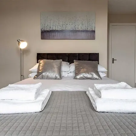 ☆bright Apartment, Near + Centre☆ Dundee