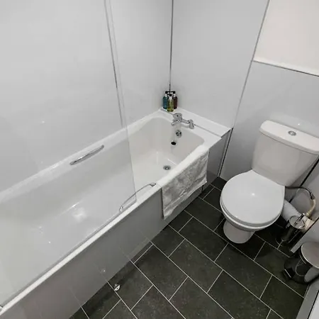 ☆bright Apartment, Near + Centre☆ * Dundee