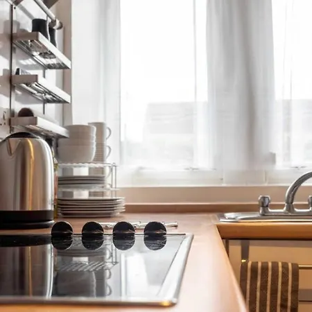 ☆ Quiet Ground Floor Near ☆ Apartamento Dundee