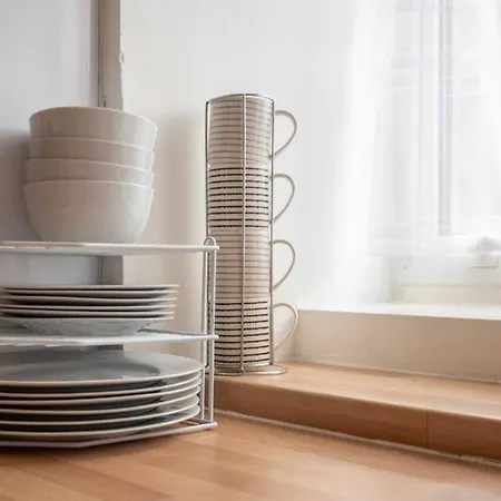 ☆ Quiet Ground Floor Near ☆ Apartamento