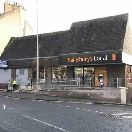 ☆ Quiet Ground Floor Near ☆ * Dundee