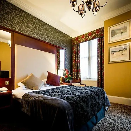 Western Queens Hotel 3*