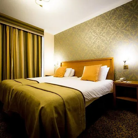 Hotel Western Queens 3*