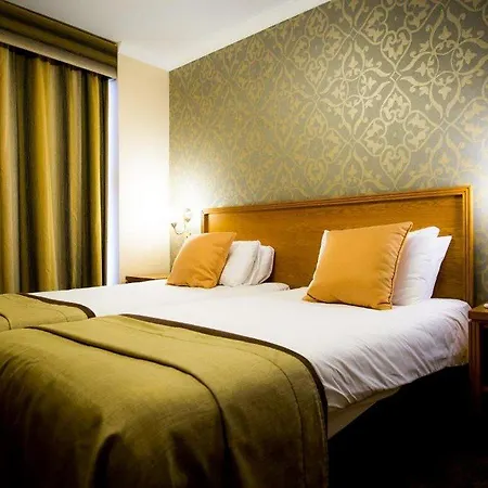 Hotel Western Queens 3*