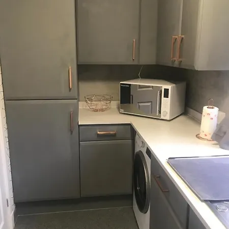 Comforts Near Centre *