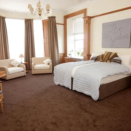 Woodlands Hotel, Bw Signature Collection Hotel 3*