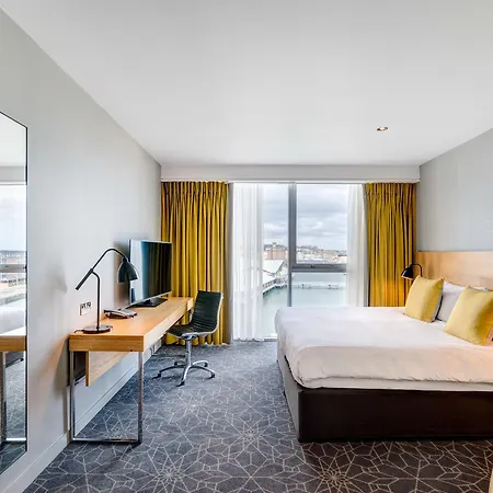 Apex Quay & 4*