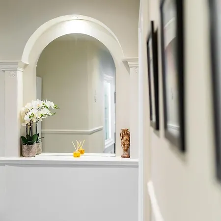Cordis Apartment