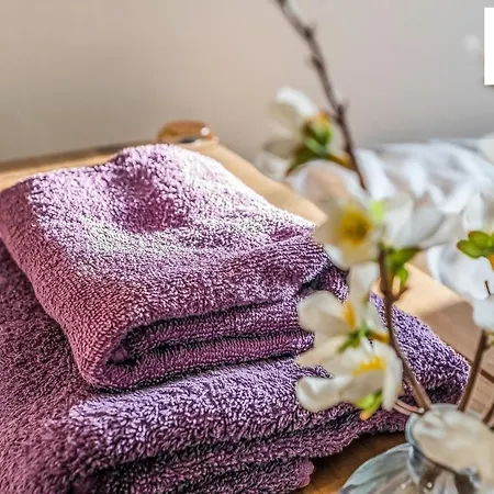 Apartment The Law, Has 4 Rooms With Tvs, 2 Bathrooms, Central, Free Parking, Fully Equipped, Contractor And Trades Favourite, 5 Mins To Centre - Vat And Reduced Price Gaurantee And Long Stay Rates Available, Go To Sunrise Short Lets Dundee Dundee