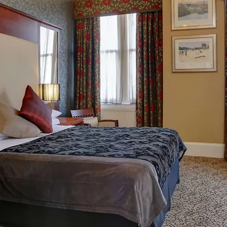 Western Queens Hotel 3*