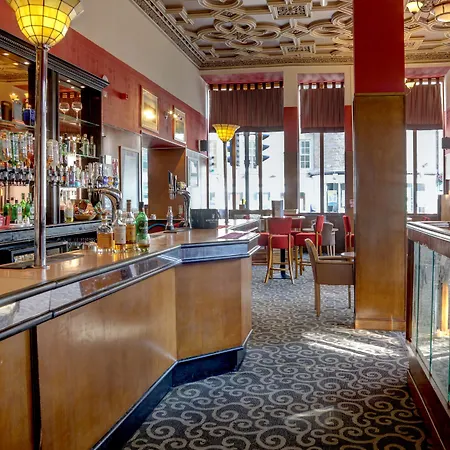 Western Queens Hotel 3*