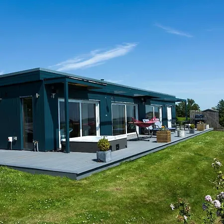The Hideaway Experience * Dundee