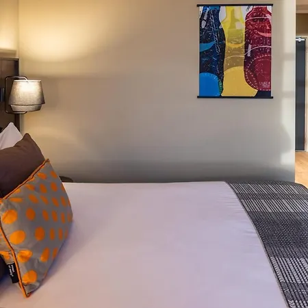 Indigo - By Ihg Dundee