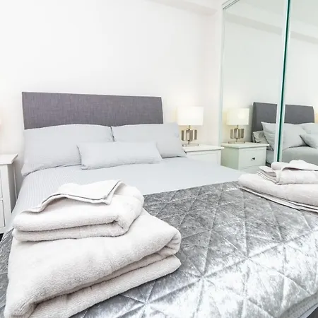 D'city Apartment, Up To 5 Guests Dundee
