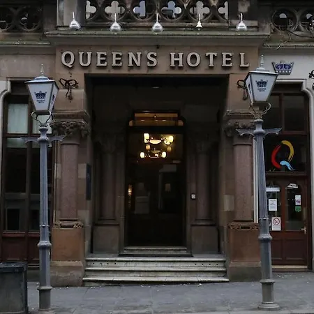 Western Queens 3*