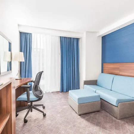 Hampton By Hilton Centre Hotel