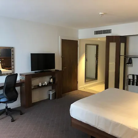 Hotel Hampton By Hilton Centre 3*
