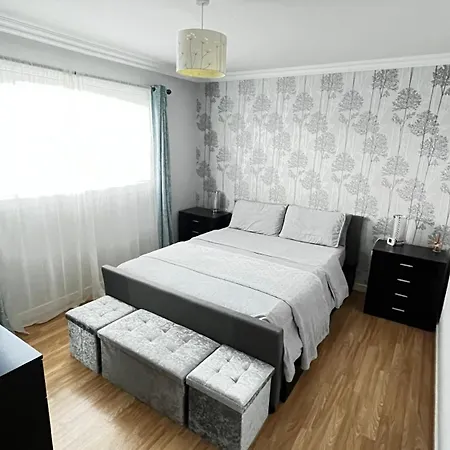 Double Bedroom With Private Bathroom Homestay Dundee